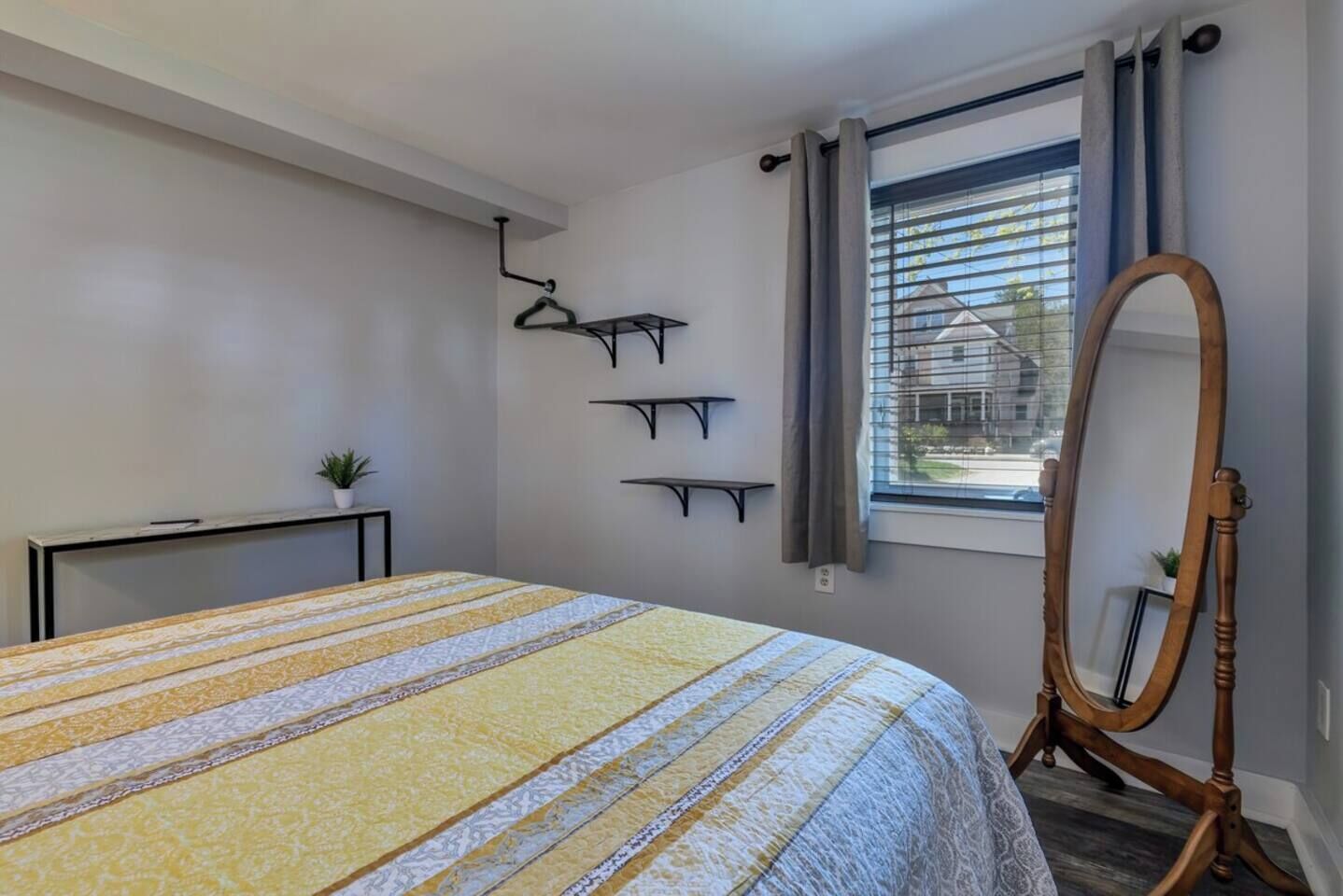 1 bedroom, iron/ironing board, travel crib, WiFi