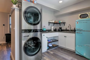 Fridge, microwave, stovetop, coffee/tea maker