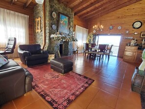 Smart TV, fireplace, DVD player - Cozy modern rustic house on jamaca de Dios (Jarabacoa)