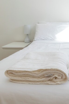1 bedroom, desk, iron/ironing board, Internet