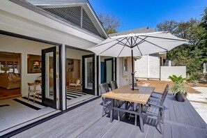 Outdoor dining - Newly Renovated, Private Home on Oceanside of Amelia Island Resort - Pet Friendly! (Amelia Island)
