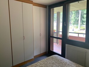 2 bedrooms, iron/ironing board, travel crib, WiFi