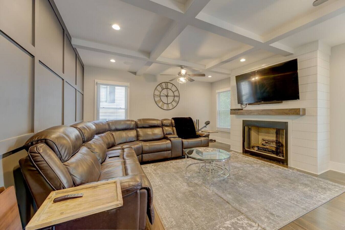 Lux 4BR Home | Mins to USC | Arcade & Movie Room