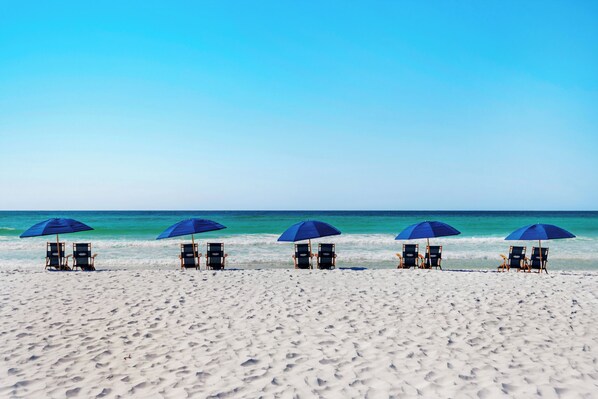 Una spiaggia nelle vicinanze