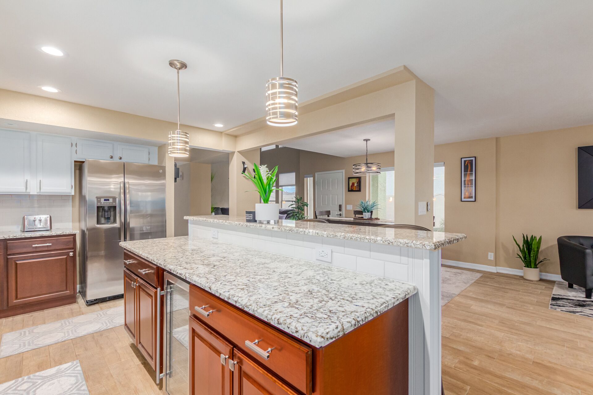 Køleskab, mikrobølgeovn, ovn, kogeplade