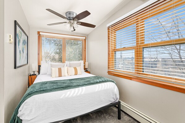 1 soverom, strykejern/-brett og internettilgang