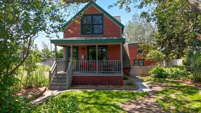 Sea Glass Cottage Near Beach Access | Pet Friendly