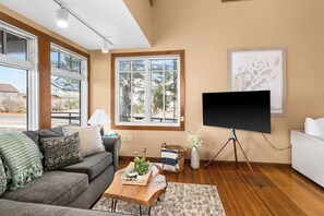 TV, Netflix, Hulu, streaming services - Scandinavian Condo | Dragestil 723-1 (Duluth)