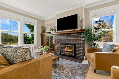 Mayfair House, Private Hot Tub, Heirloom Vacations