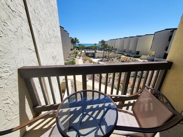 公寓客房, 多張床, 私人泳池, 海灘景觀 | 住宿一隅