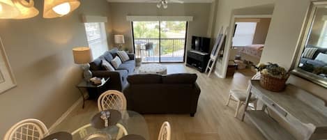 Condo, Multiple Beds, Kitchen, Partial Ocean View | Living area
