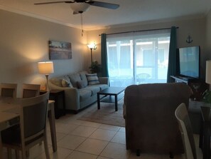 公寓客房, 多張床, 廚房, 海灘景觀 | 客房景觀