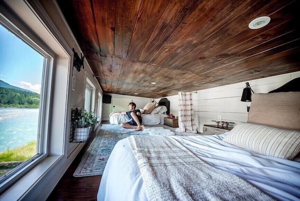 1 bedroom, free WiFi, bed sheets