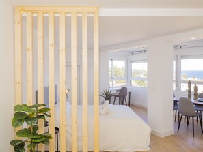 Fer et planche à repasser, Wi-Fi gratuit, draps fournis