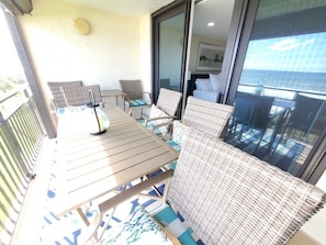 Appart'hÎtel, plusieurs lits, accÚs piscine, vue océan | Restauration extérieure