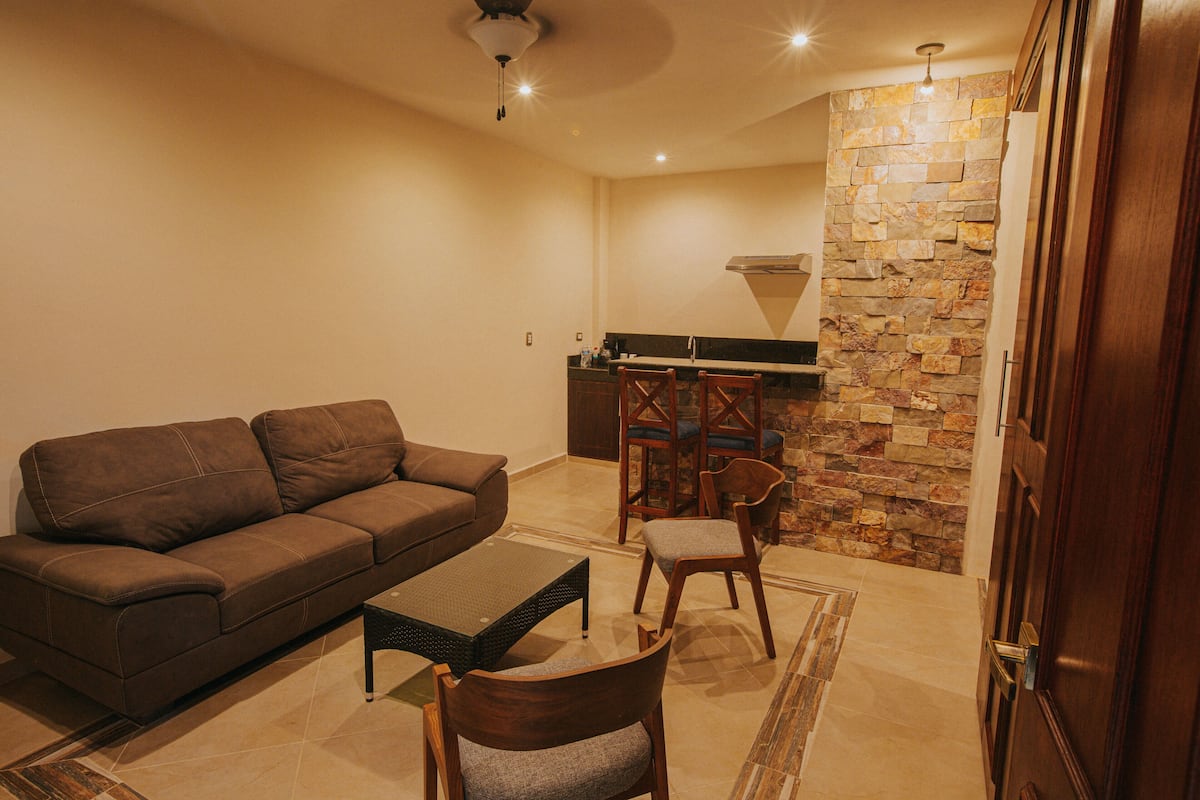 Junior Room | Laptop workspace, free WiFi, bed sheets