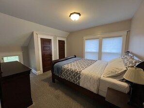 3 chambres, fer et planche à repasser, Wi-Fi, draps fournis