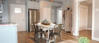 Downtown Charmer - Spacious 1 Bed 1 Bath  - Adventure Basecamp 