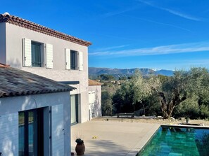 Pool - New detached house with swimming pool and parking (Roquefort-les-Pins)
