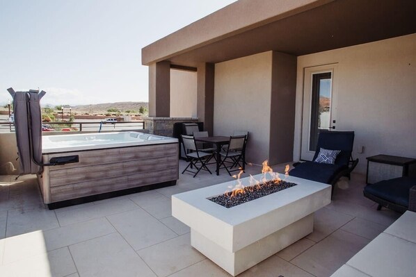 Terrace/patio - West of Zion combined 9 bedroom w/ Private Hot Tubs at Coral Canyon Resort (Washington)