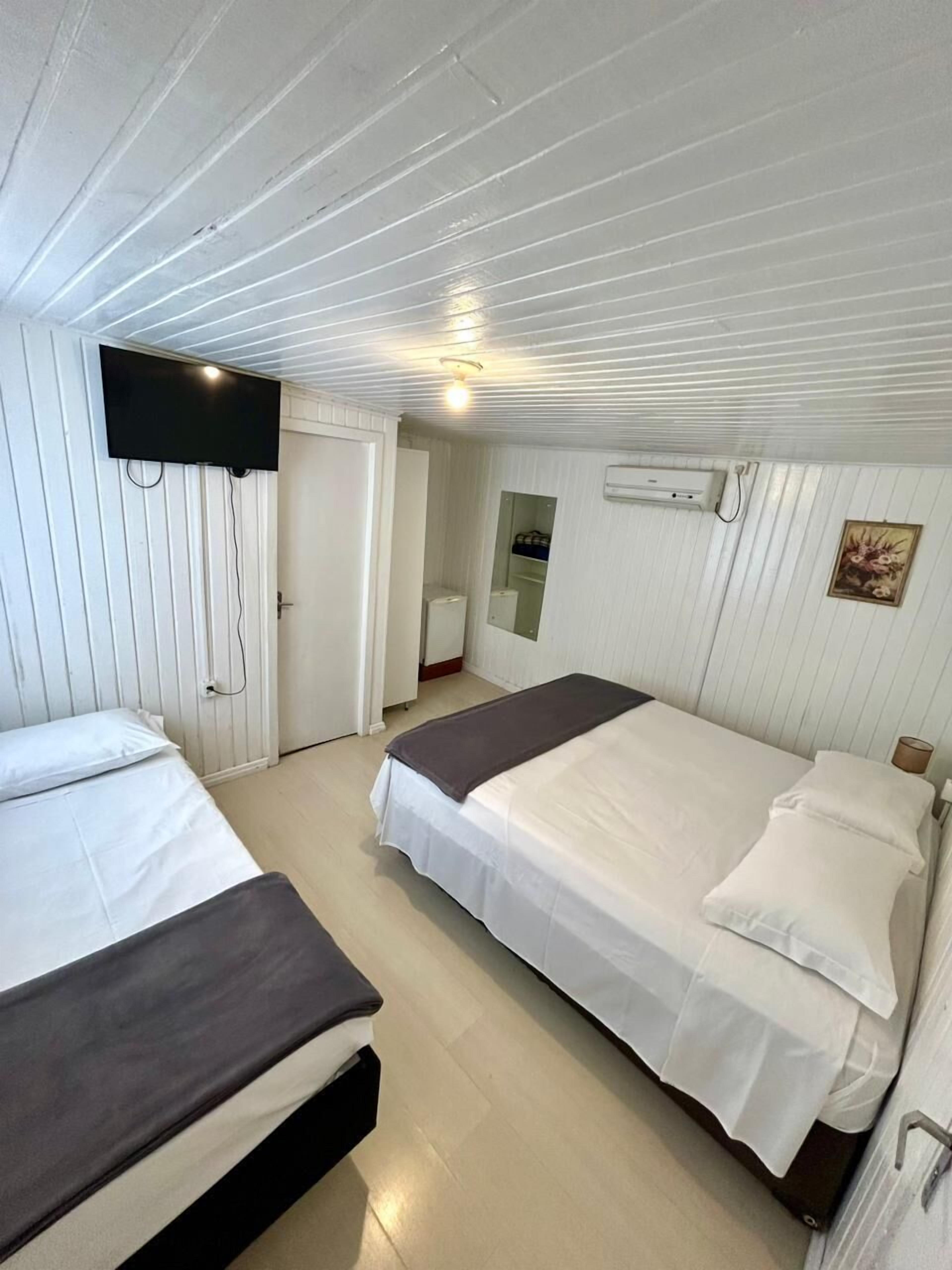 Standard Triple Room | Living area