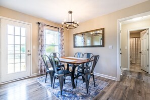 Dining - NEW! Fully stocked luxury home 5 min to I-65/I-72. (Athens)