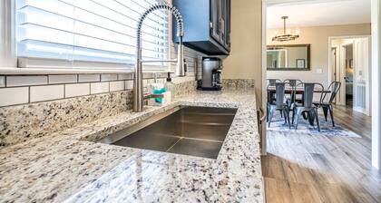 NEW! Fully stocked luxury home 5 min to I-65/I-72.