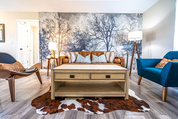 Smart TV - NEW! Fully stocked luxury home 5 min to I-65/I-72. (Athens)