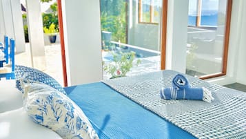 5 bedrooms, in-room safe, desk, iron/ironing board