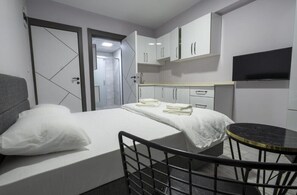 Comfort Room | 1 bedroom, desk, bed sheets - New Blue Izmir Bornova Hotel (Izmir)