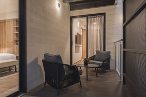 Business Suite | Balcony - Leonora Boutique Stays by Viadora (Mexico City)