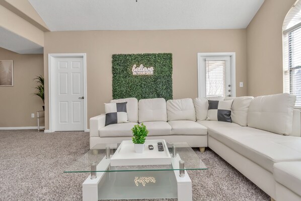 Smart TV, fireplace, streaming services