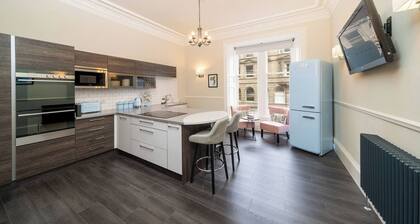 Cordis Apartment - A Trendsetter's Residence