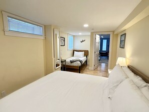 2 bedrooms, desk, iron/ironing board, WiFi