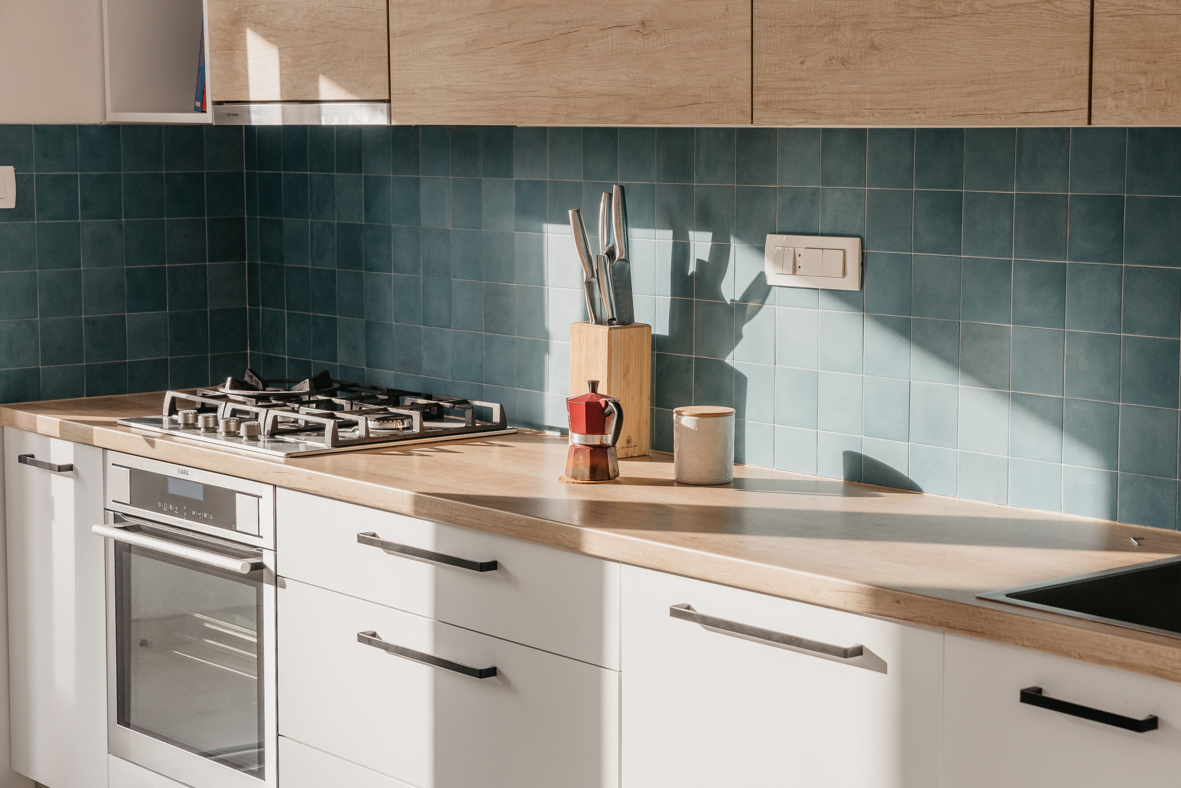 Kühlschrank, Ofen, Herdplatte, Geschirrspüler