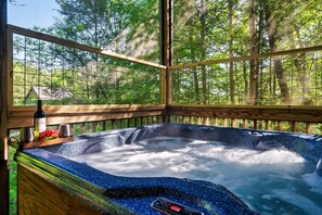 Indoor spa tub - 5 Star rated cabin, 2 min to Pigeon Forge, Pet-friendly, HotTub, Game room, Pool (Pigeon Forge)