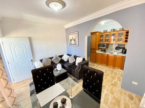 Unclassified image, 4 of 11, button