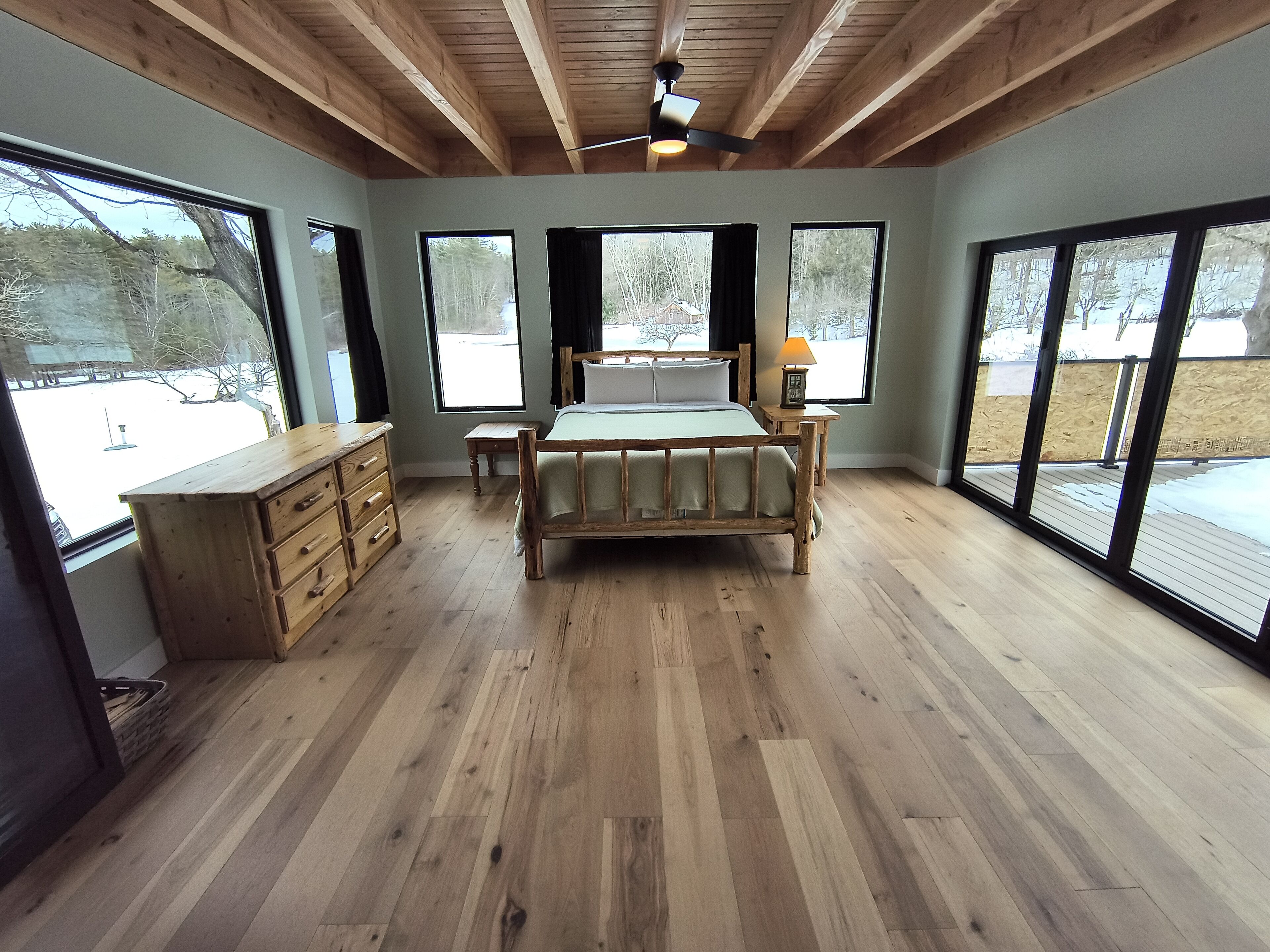 4 bedrooms, iron/ironing board, Internet, bed sheets