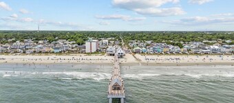 Holidays by the Sea Full House