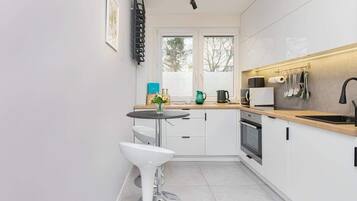 Kühlschrank, Ofen, Herdplatte, Geschirrspüler