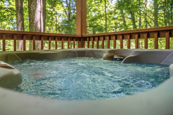 Tina de hidromasaje al aire libre