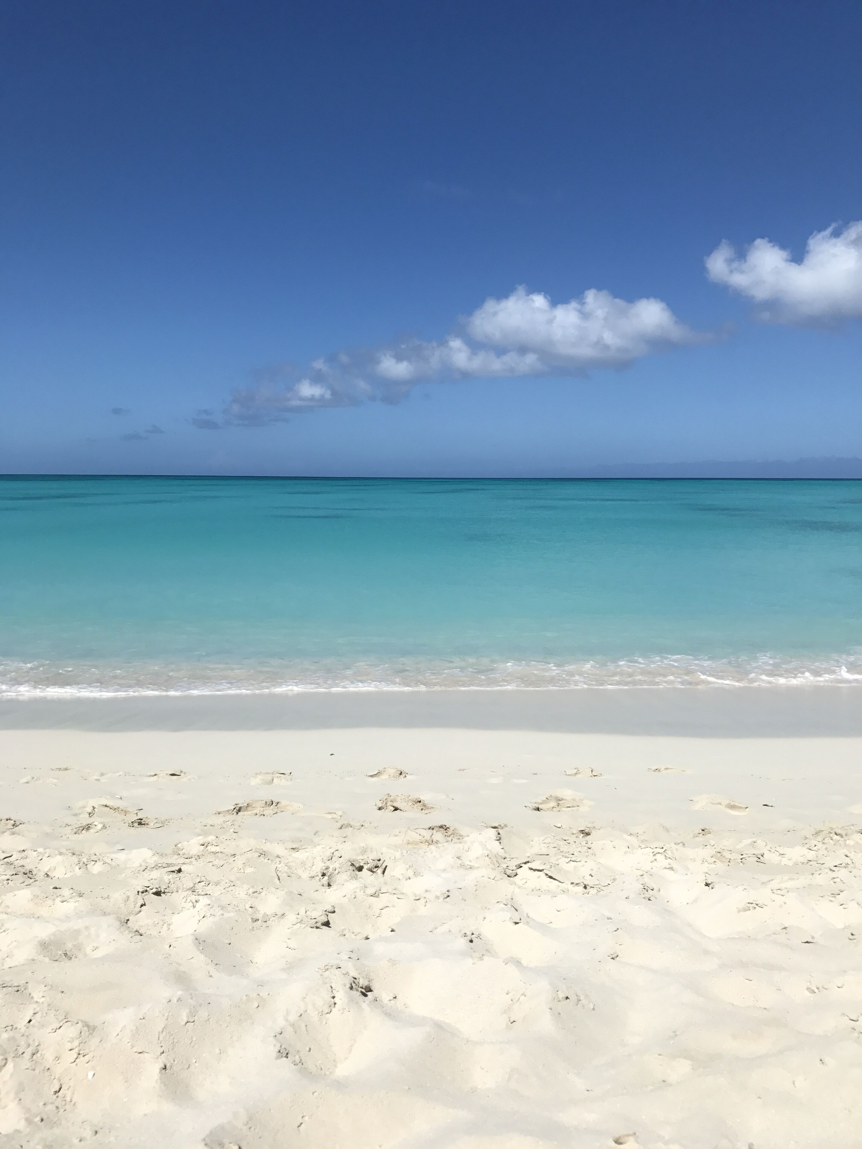 Beach nearby, sun-loungers, beach towels
