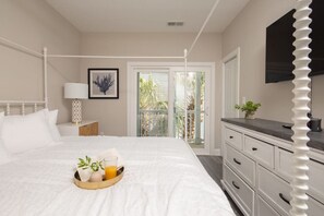 4 bedrooms, desk, iron/ironing board, travel cot