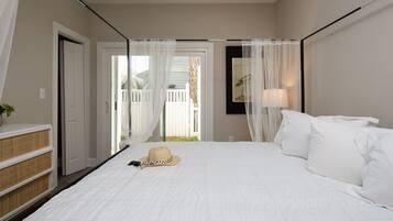 4 bedrooms, desk, iron/ironing board, travel crib