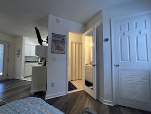 1 chambre, fer et planche à repasser, accès au Wi-Fi (inclus)