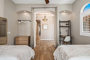 4 Schlafzimmer, Bügeleisen/Bügelbrett, WLAN, Bettwäsche