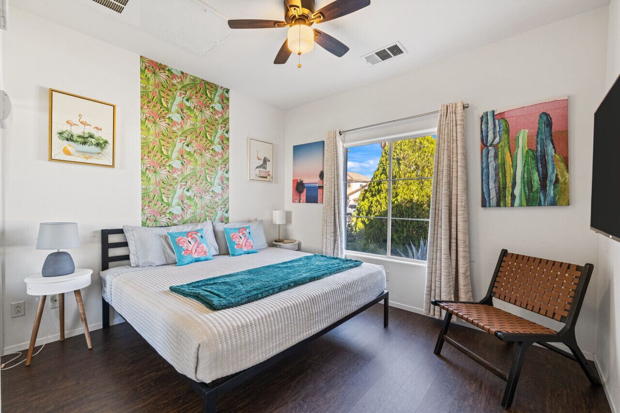 5 bedrooms, desk, iron/ironing board, travel cot