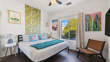 5 bedrooms, desk, iron/ironing board, travel cot