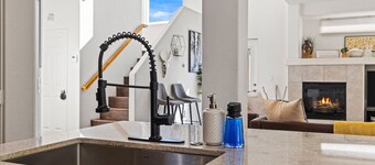 Hummingbird House! 5 · Hummingbird House! 5BR home w/ pool/spa & Casita