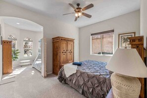 3 bedrooms, iron/ironing board, WiFi, bed sheets